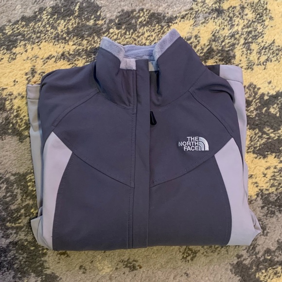 Like new The North Face women’s lined jacket size small - Picture 7 of 11